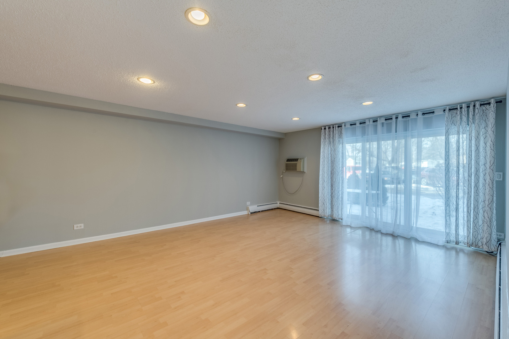 1107 S Old Wilke Road #103, Arlington Heights, IL 60005