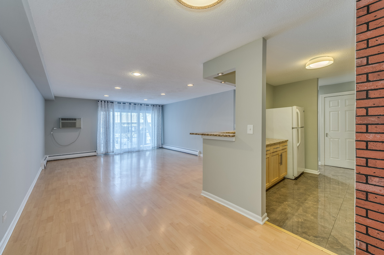 1107 S Old Wilke Road #103, Arlington Heights, IL 60005