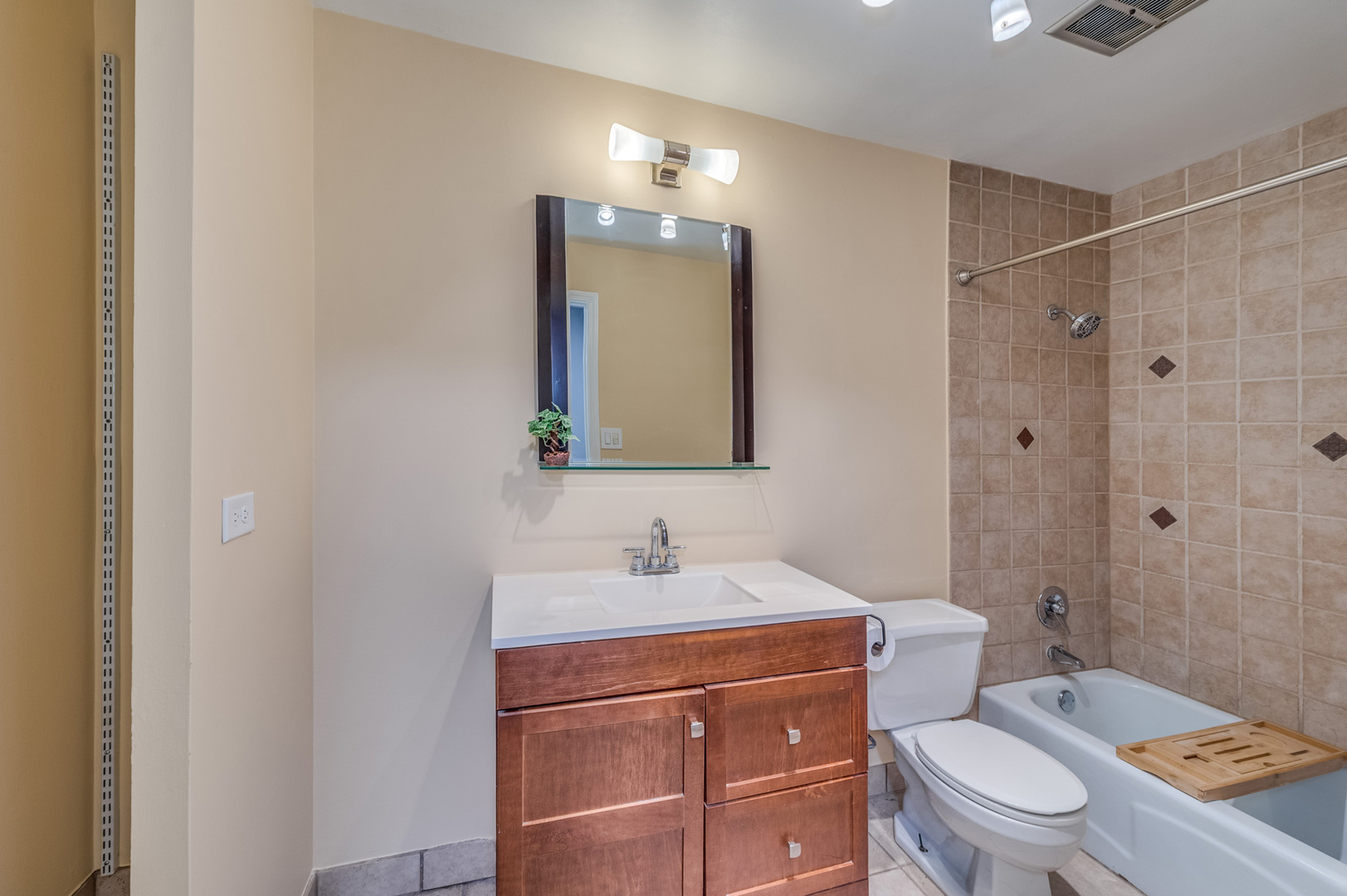 1107 S Old Wilke Road #103, Arlington Heights, IL 60005