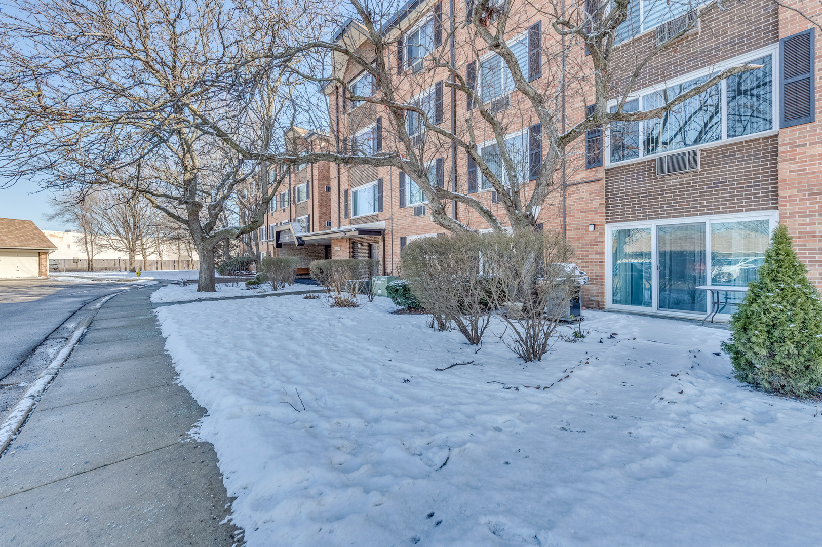 1107 S Old Wilke Road #103, Arlington Heights, IL 60005