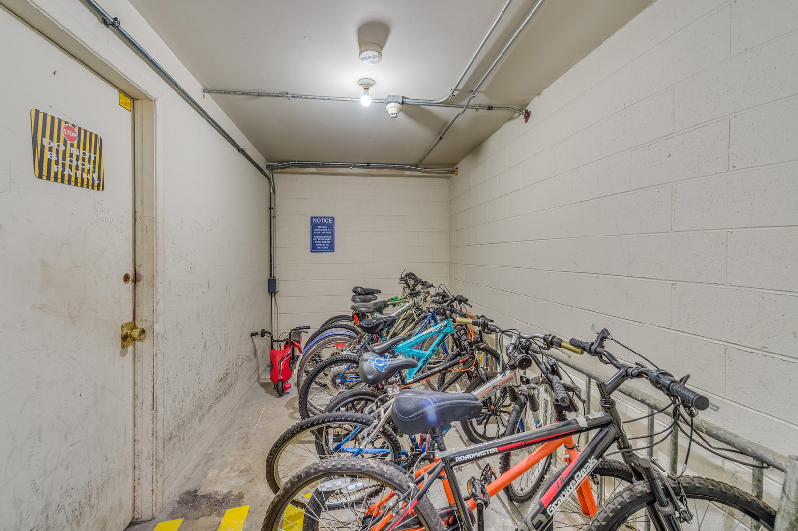 1107 S Old Wilke Road #103, Arlington Heights, IL 60005