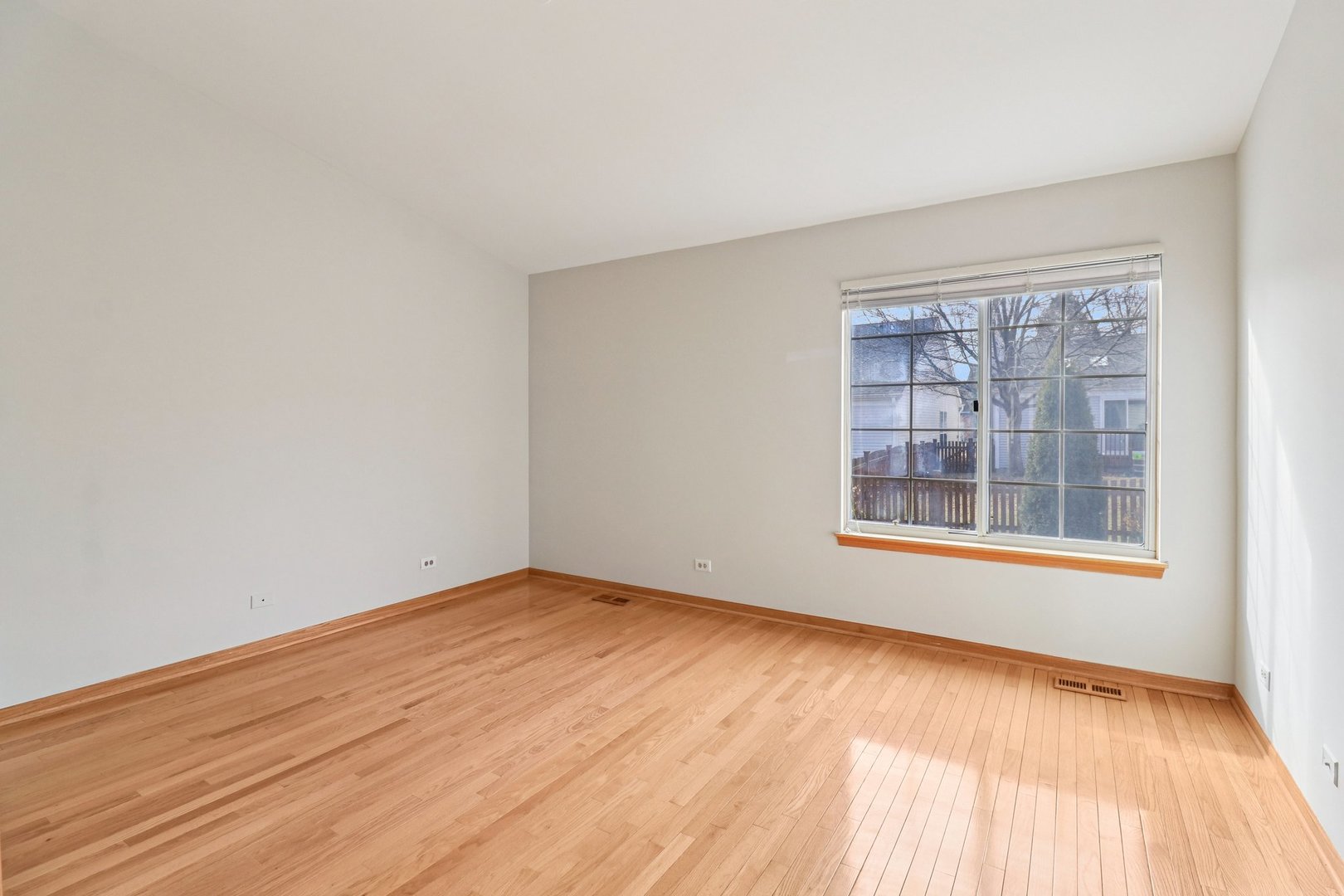 6167 Golfview Drive, Gurnee, IL 60031