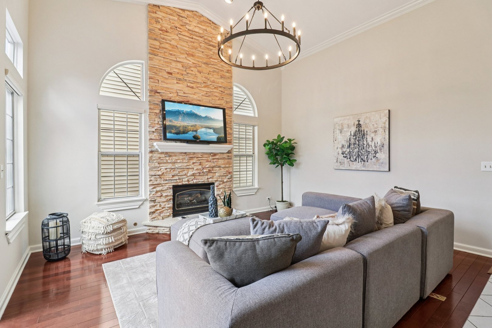 6167 Golfview Drive, Gurnee, IL 60031