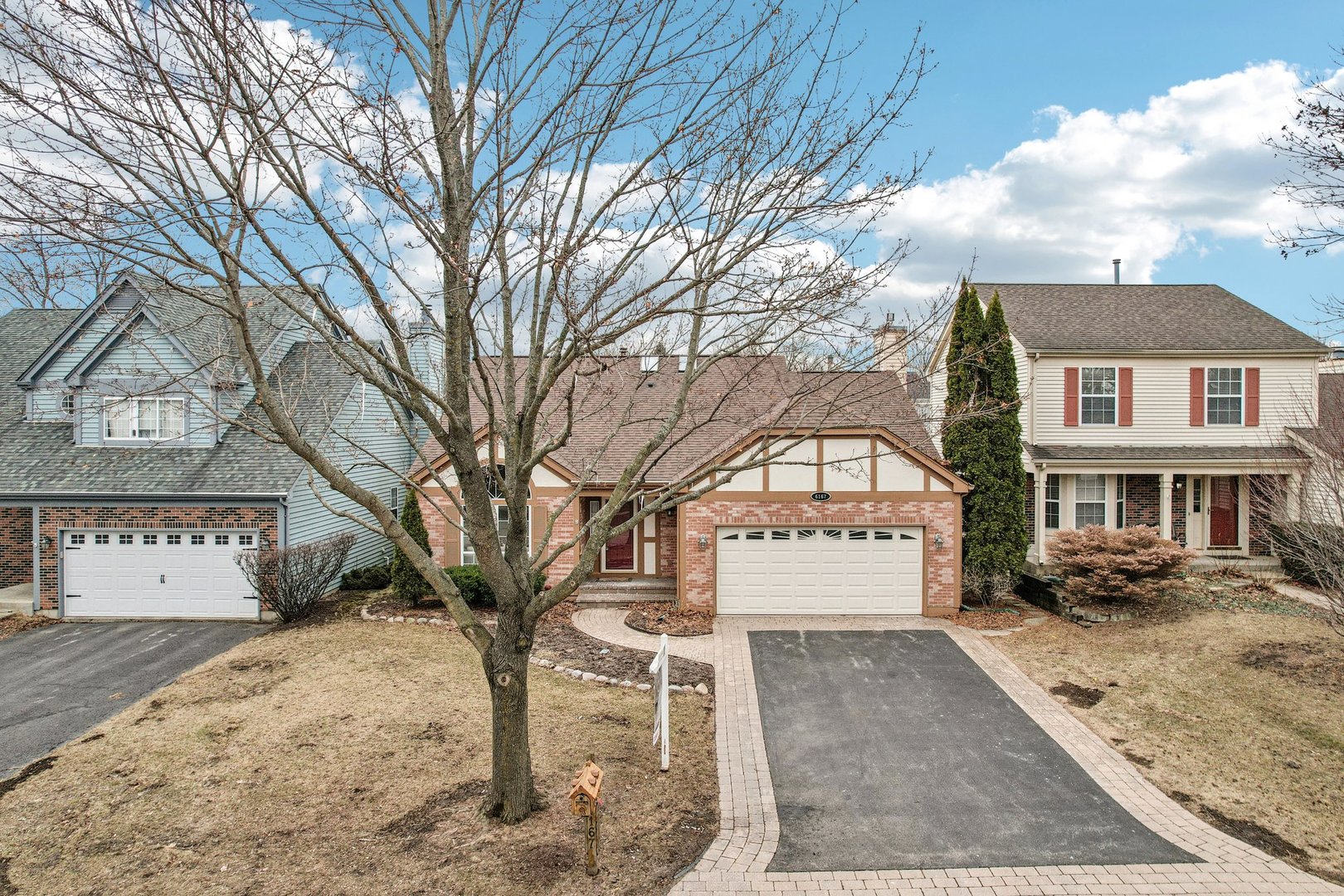 6167 Golfview Drive, Gurnee, IL 60031
