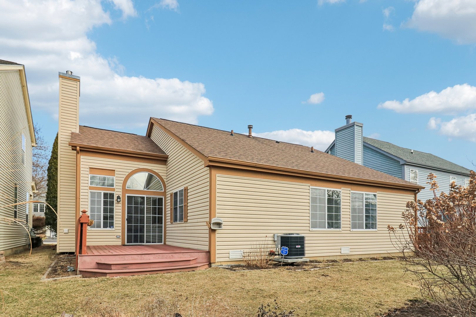 6167 Golfview Drive, Gurnee, IL 60031