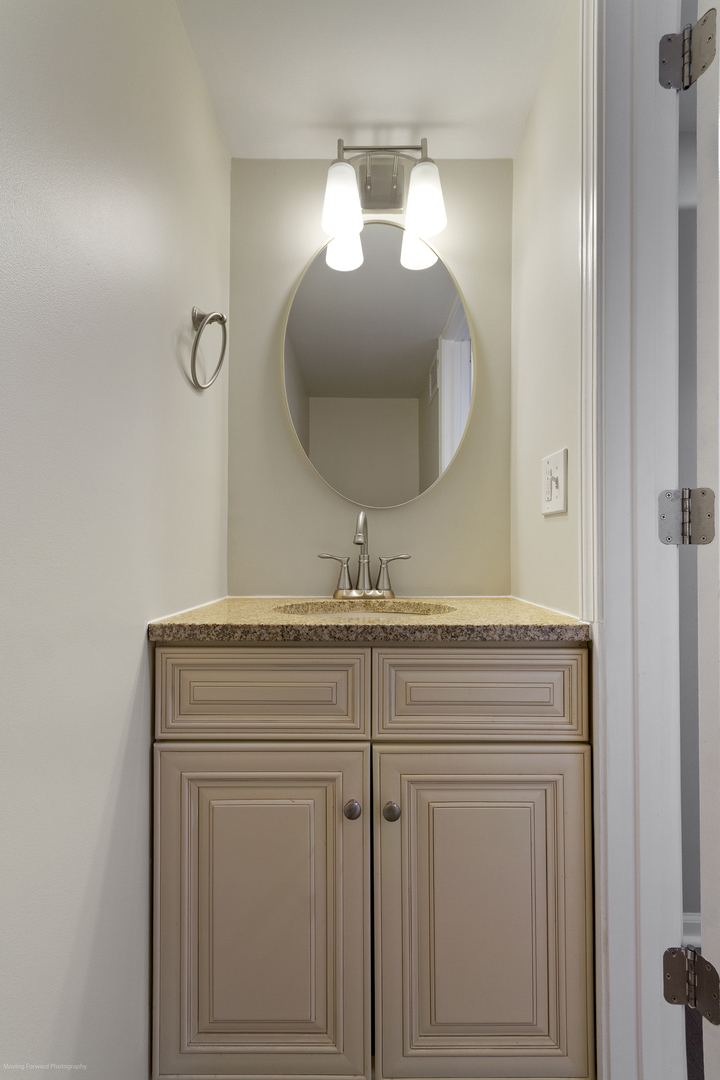 653 Serendipity Drive, Aurora, IL 60504