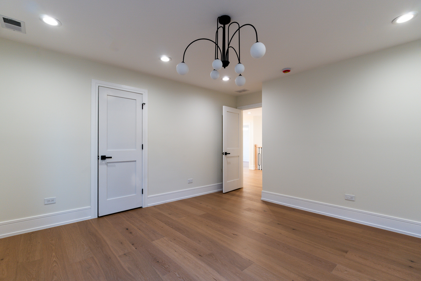 1014 N Princeton Avenue, Villa Park, IL 60181