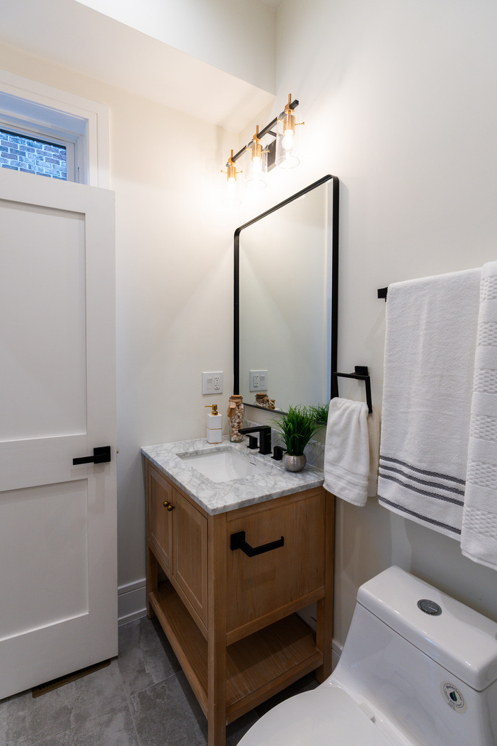 1014 N Princeton Avenue, Villa Park, IL 60181