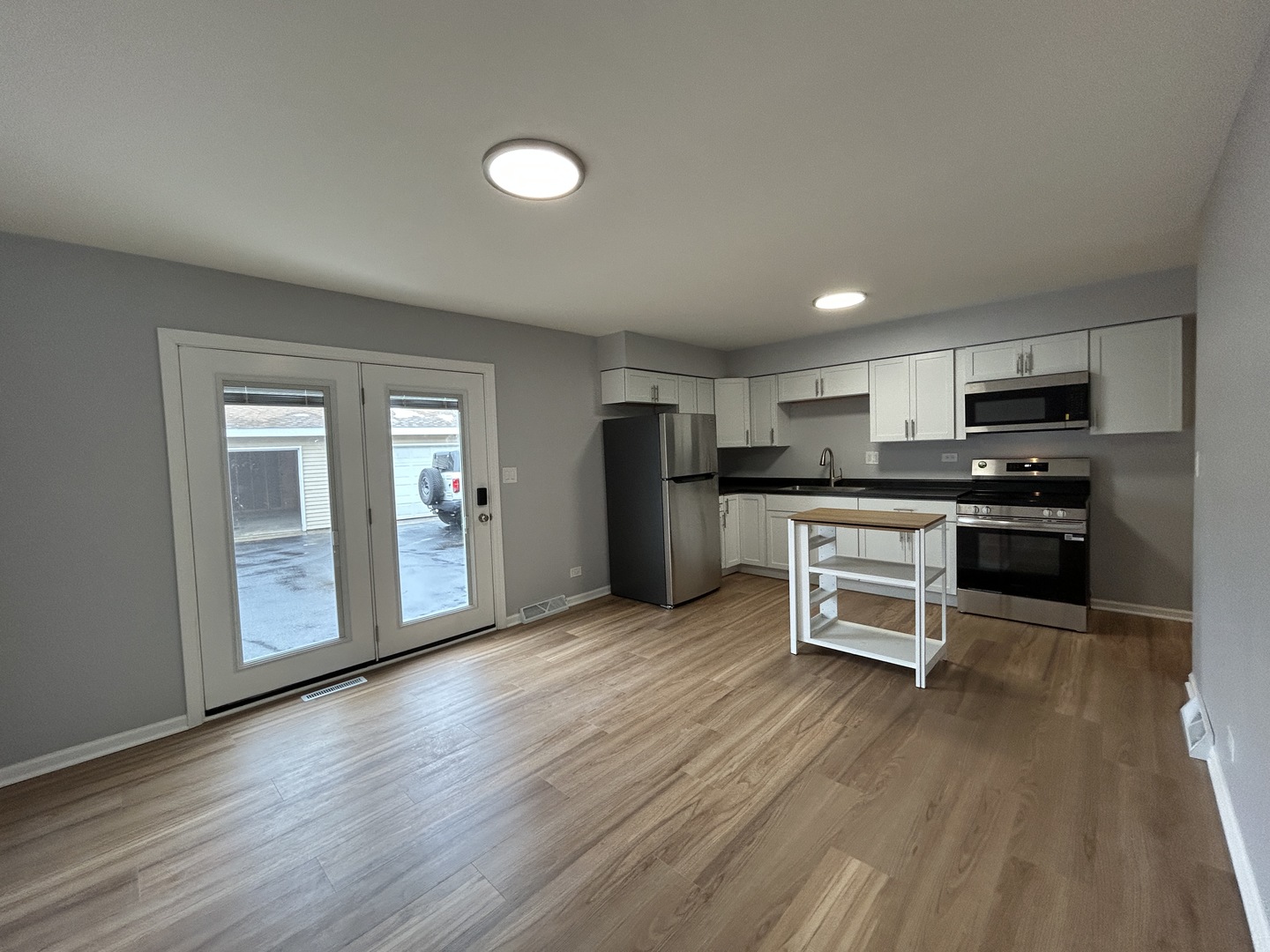 350 1st Court #1, Crystal Lake, IL 60014