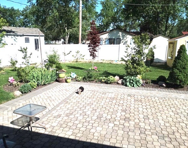 804 HILLSIDE Drive, Streamwood, IL 60107