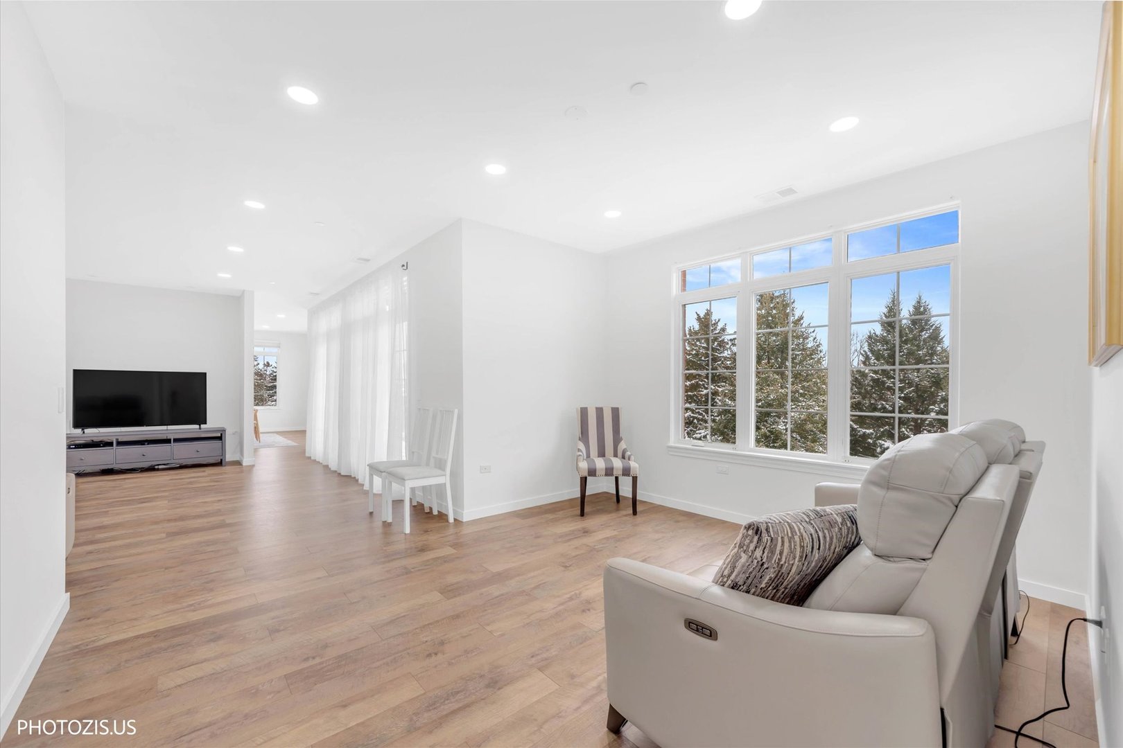 640 Mchenry Road #301, Wheeling, IL 60090