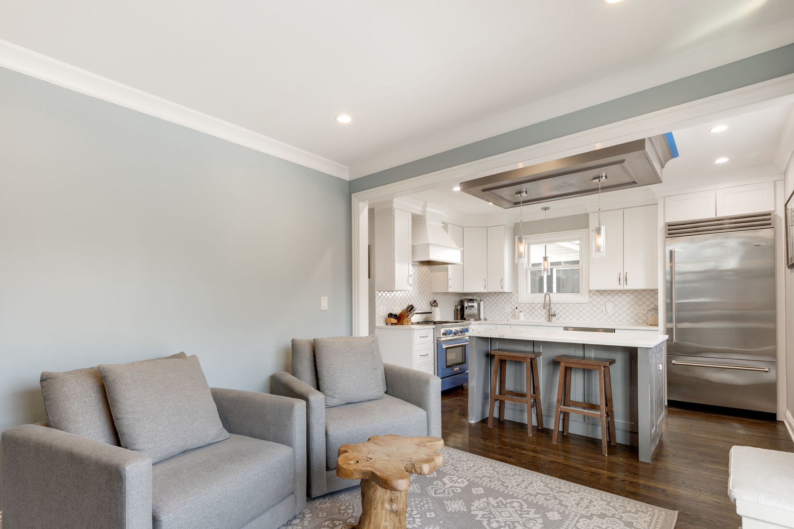 930 N Taylor Avenue, Oak Park, IL 60302