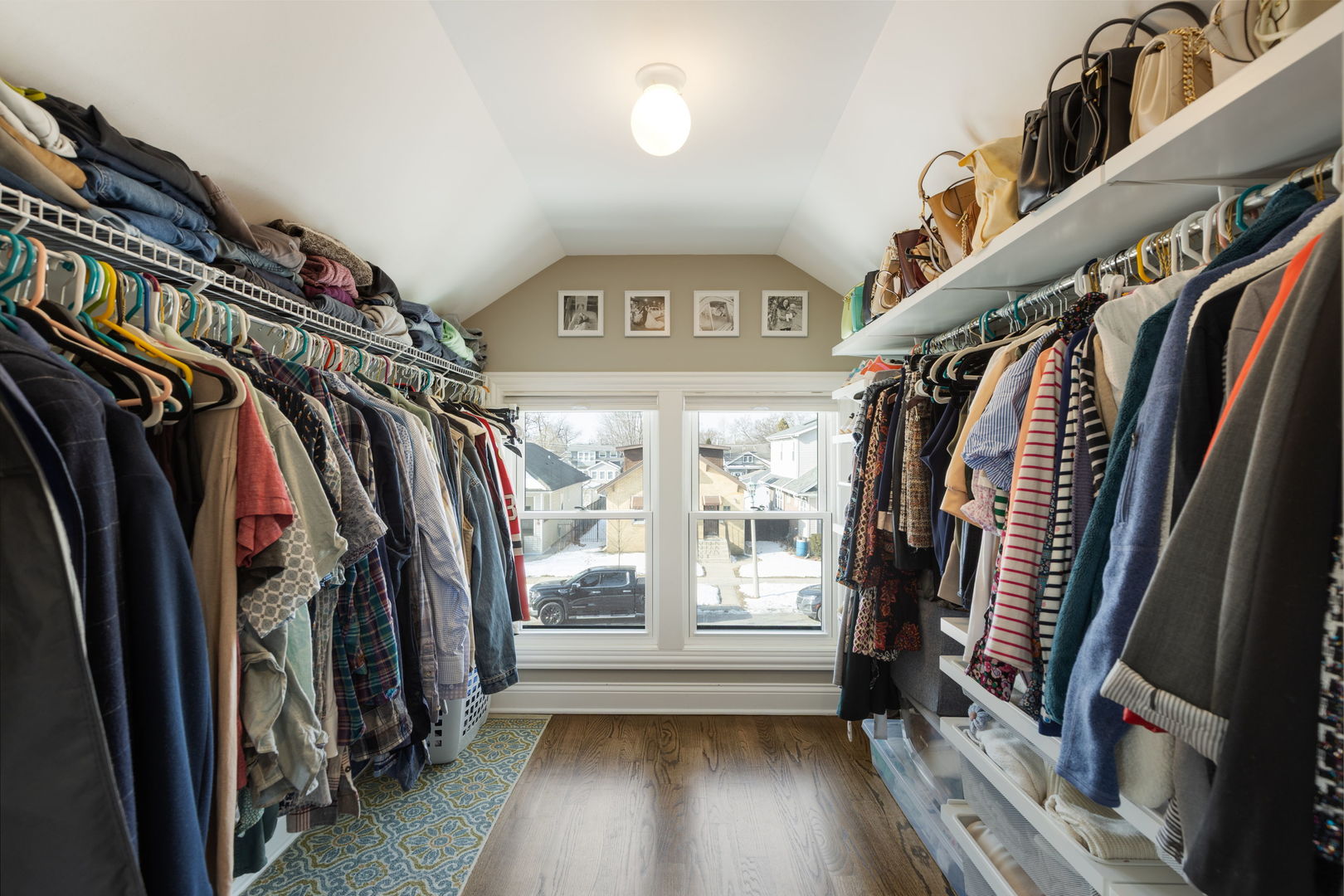 930 N Taylor Avenue, Oak Park, IL 60302