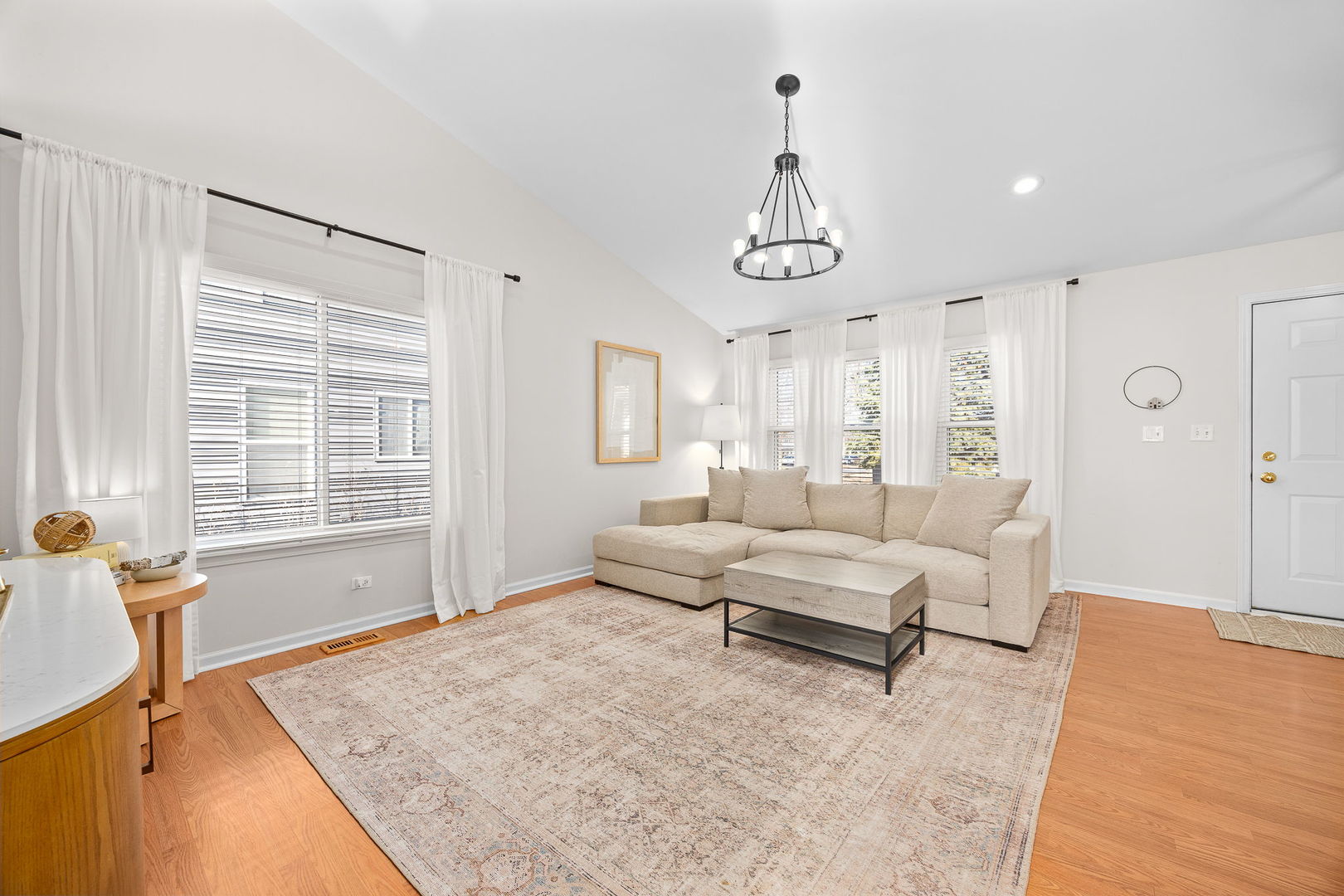 1973 Eastwick Lane, Aurora, IL 60503