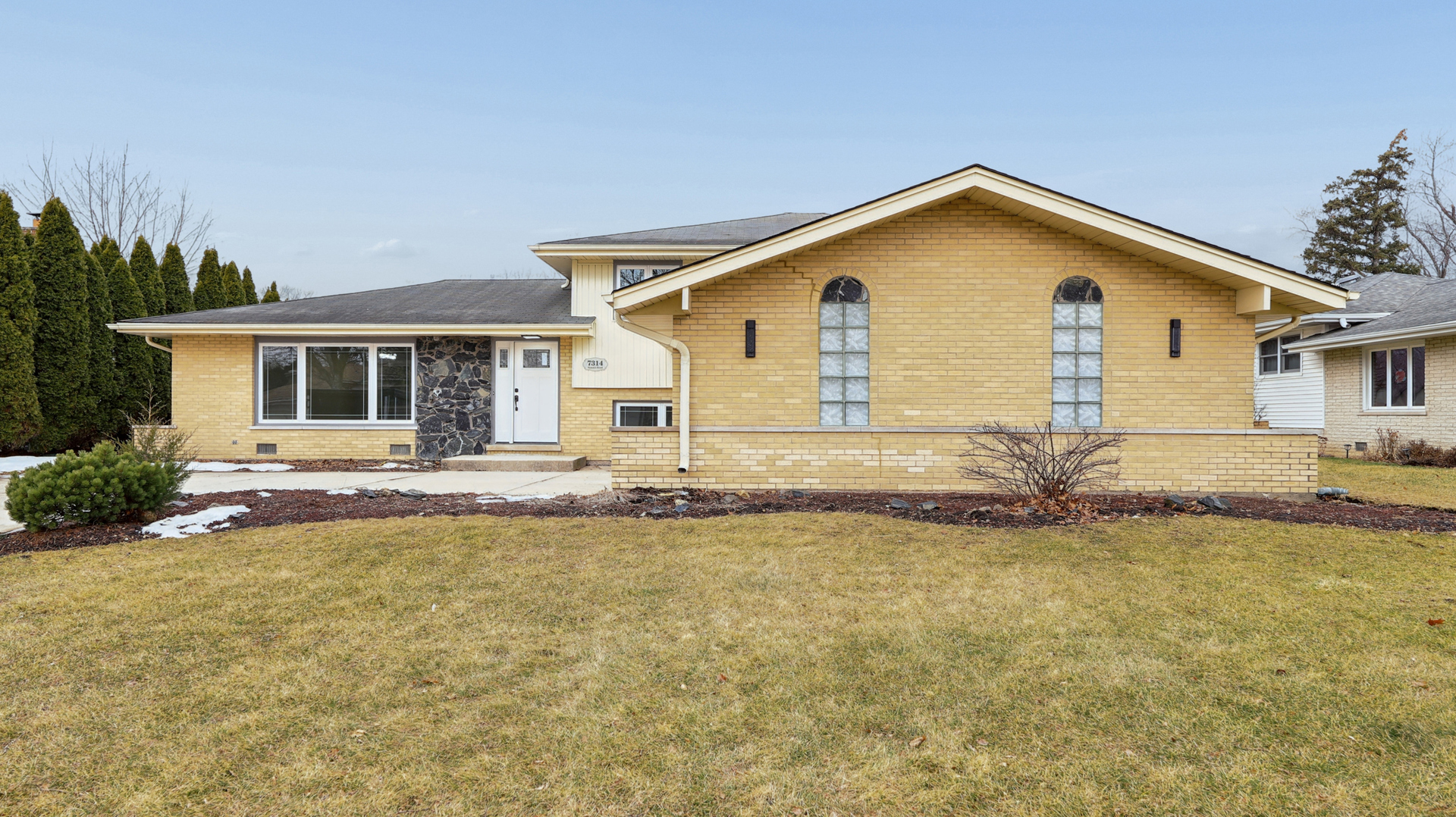 7314 Summit Road, Darien, IL 60561