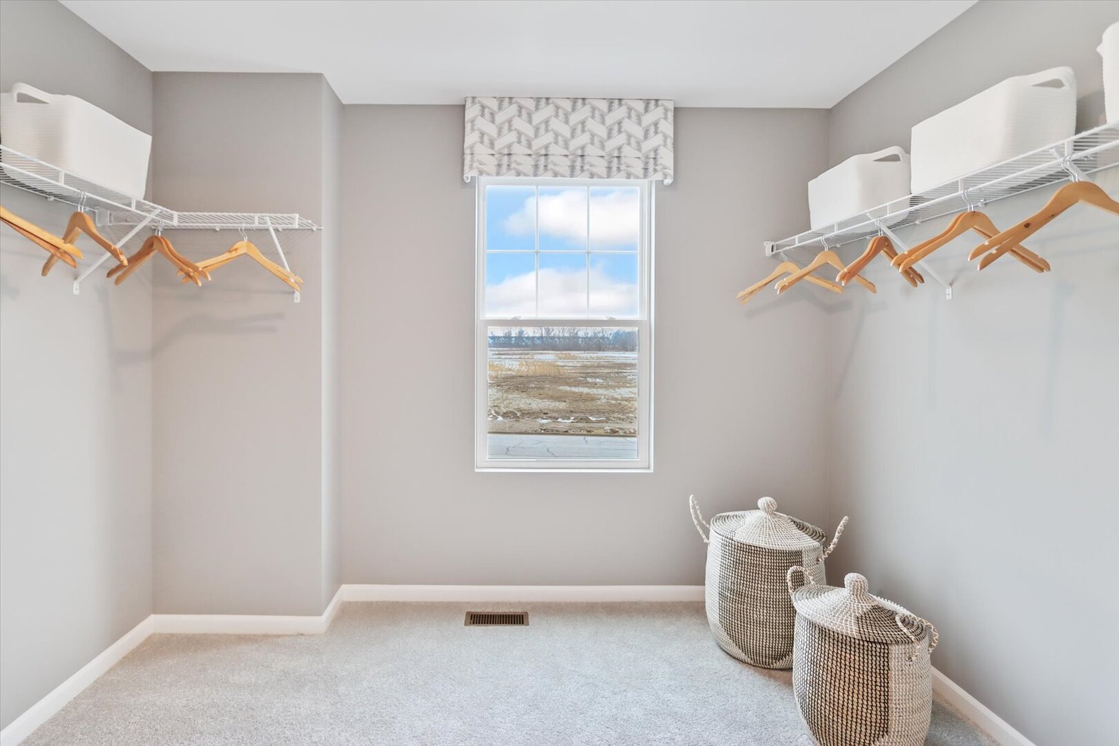 1614 Patterson Avenue, North Aurora, IL 60542