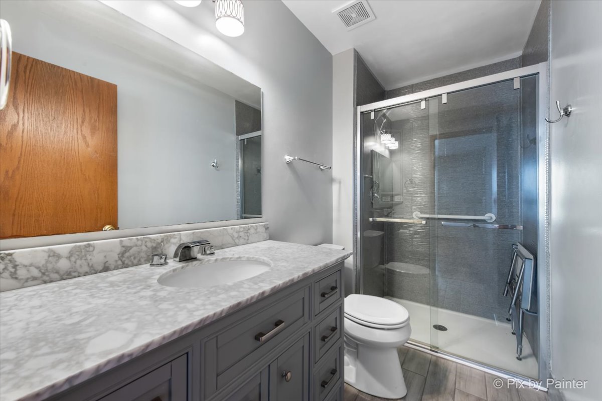 2076 Longwood Court, Romeoville, IL 60446