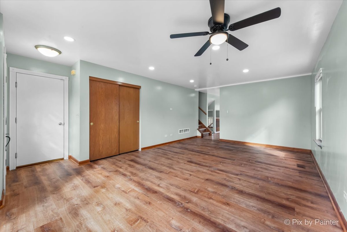 2076 Longwood Court, Romeoville, IL 60446