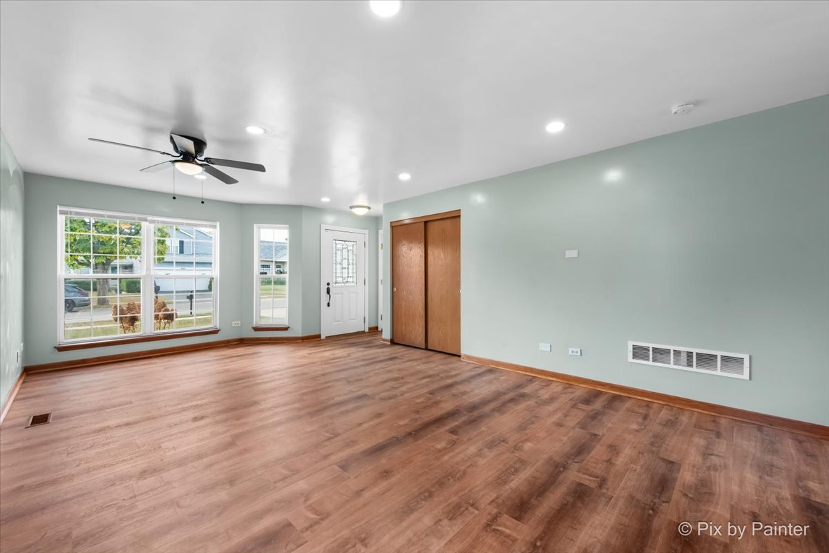 2076 Longwood Court, Romeoville, IL 60446