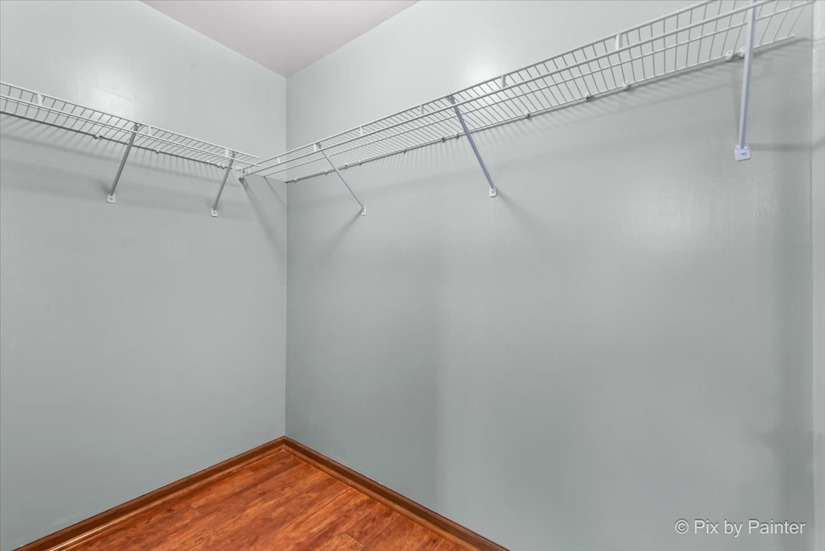 2076 Longwood Court, Romeoville, IL 60446