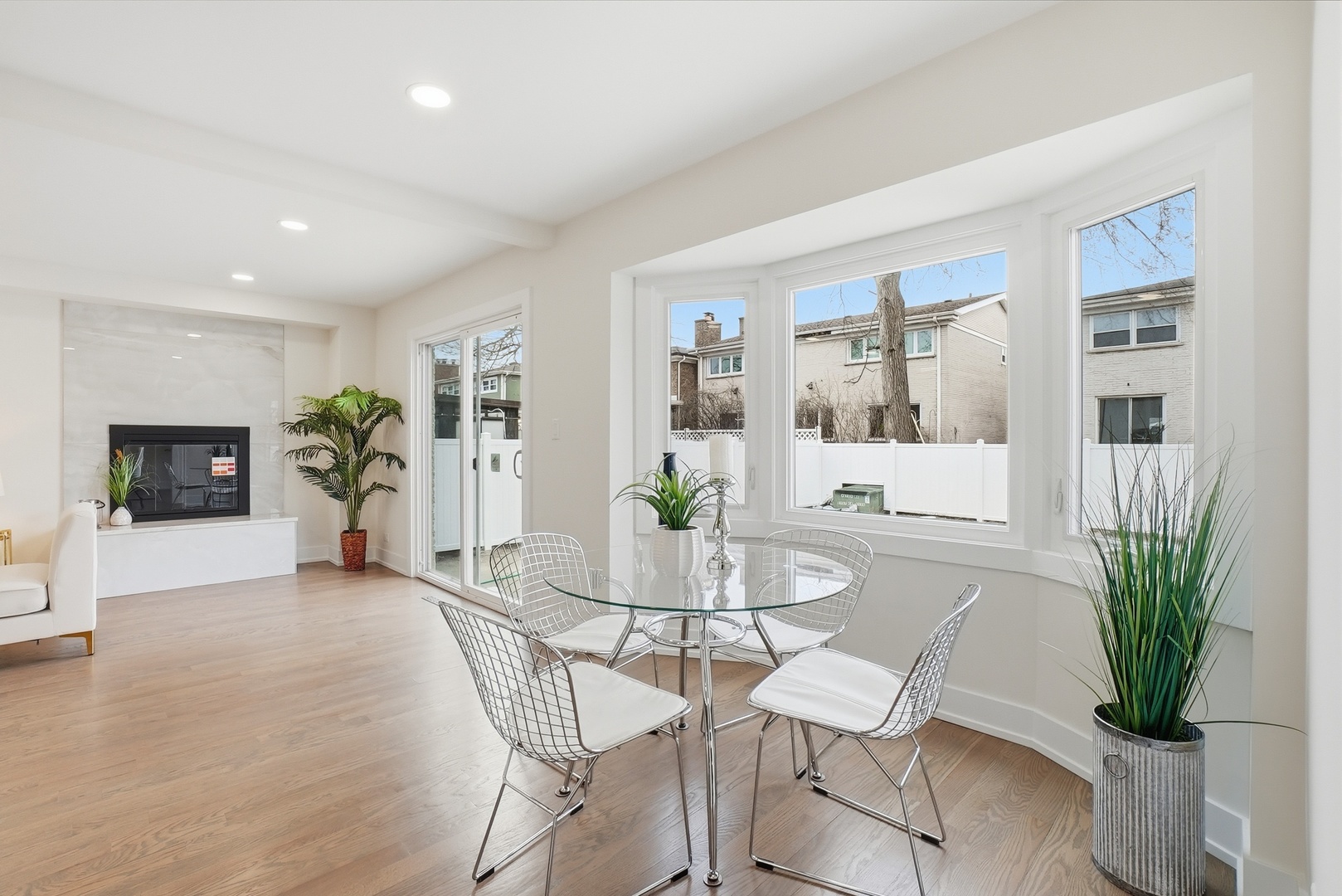 6850 Latrobe Avenue, Skokie, IL 60077