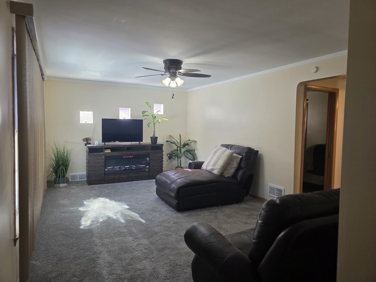 8634 S Kolin Avenue, Chicago, IL 60652