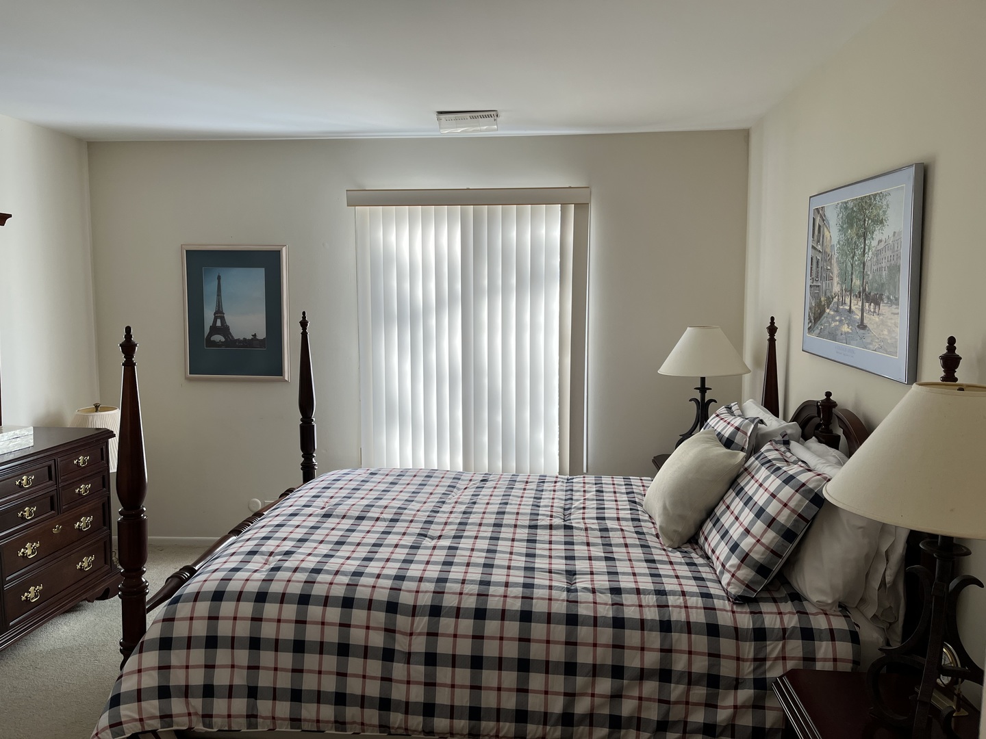 1607 Thames Court #D, Wheaton, IL 60189