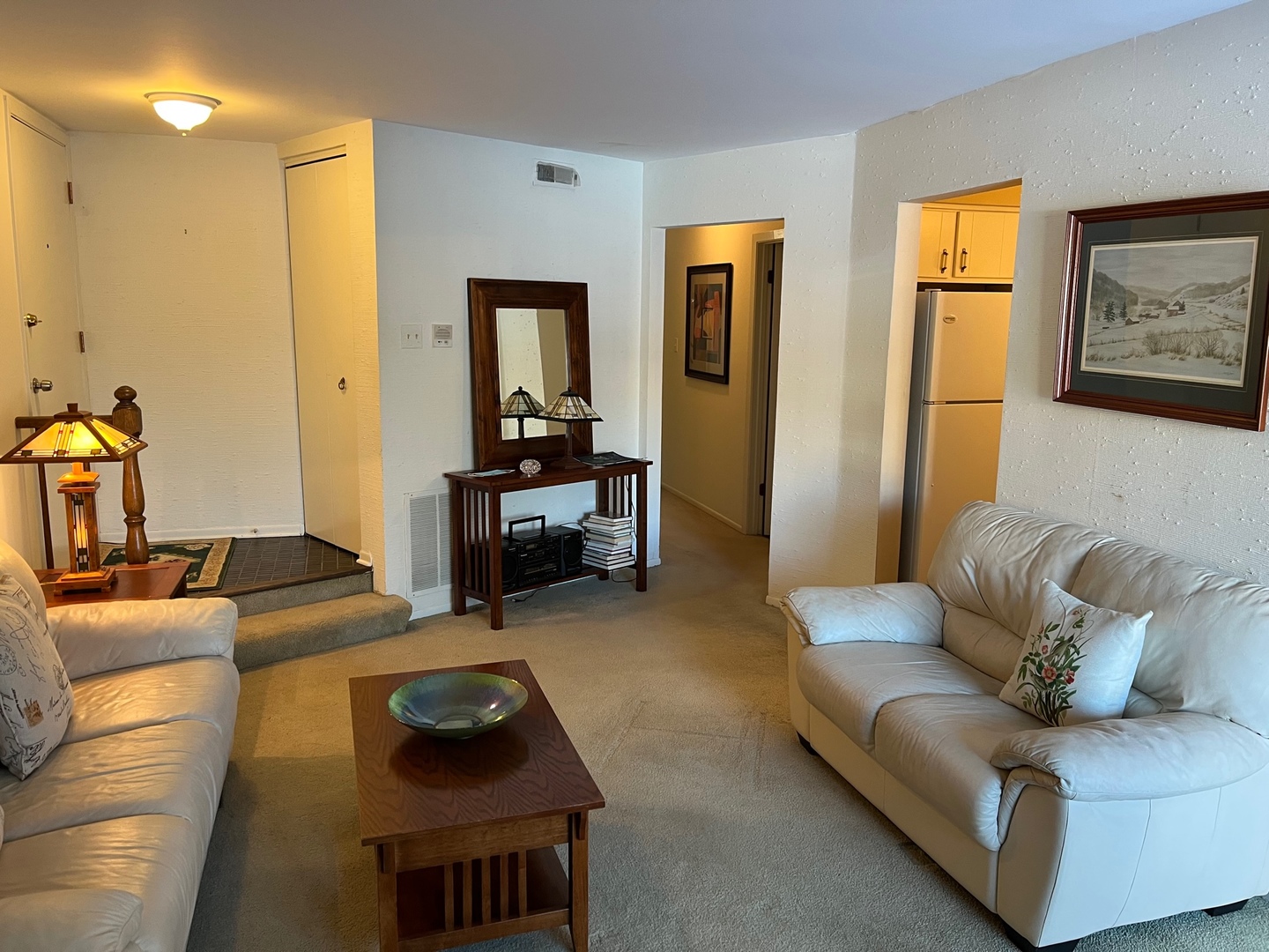 1607 Thames Court #D, Wheaton, IL 60189