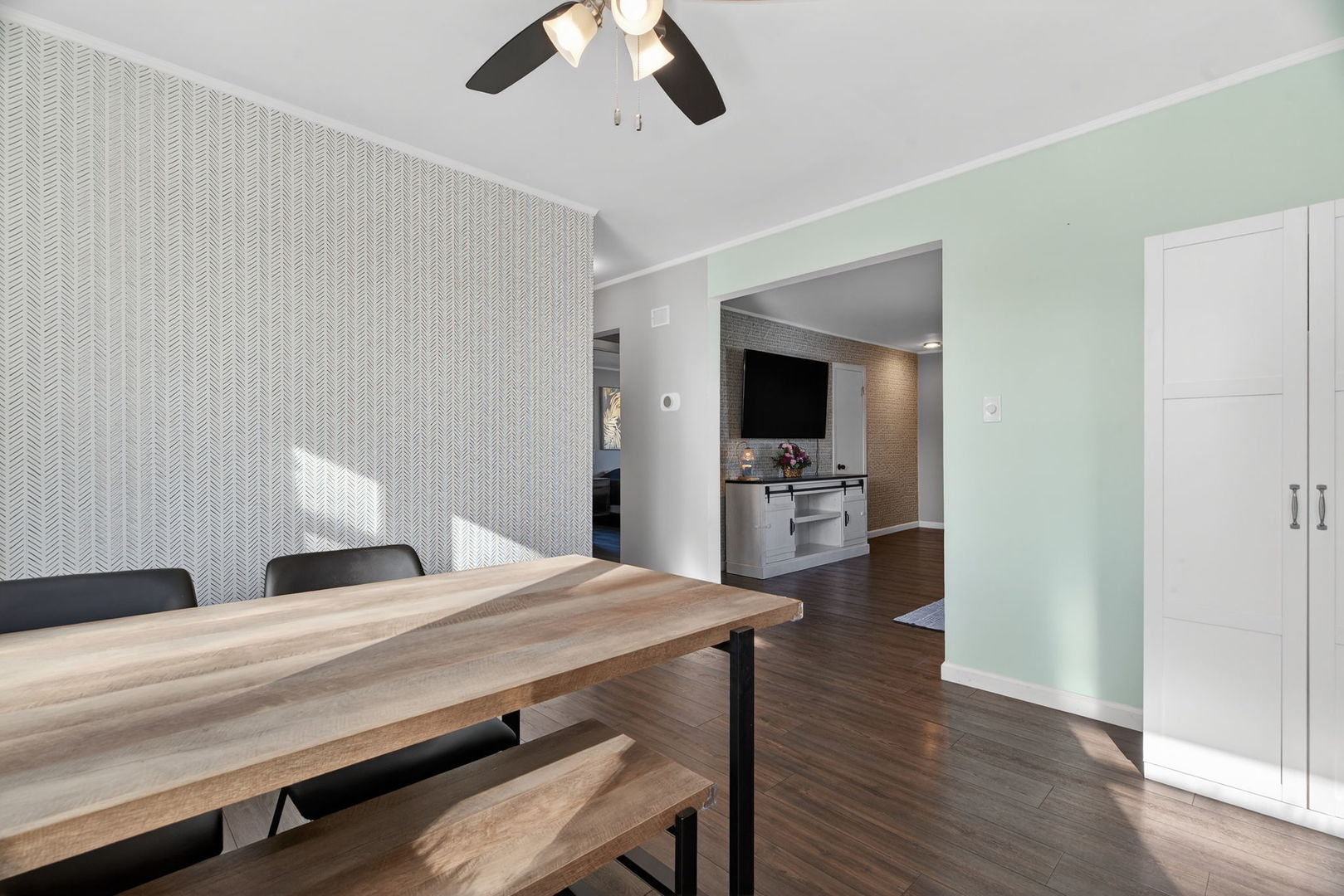 6935 W 115th Place, Worth, IL 60482