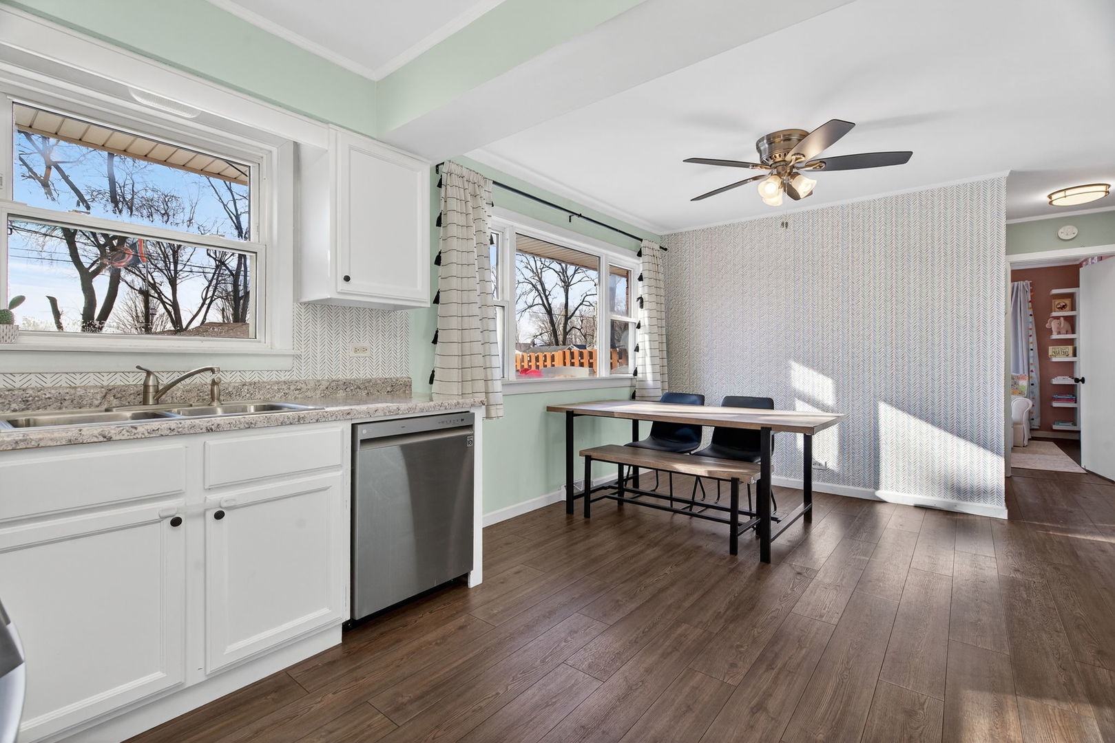 6935 W 115th Place, Worth, IL 60482