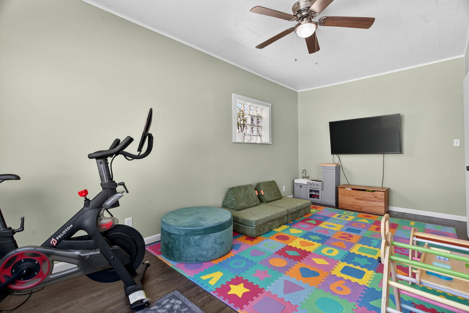 6935 W 115th Place, Worth, IL 60482