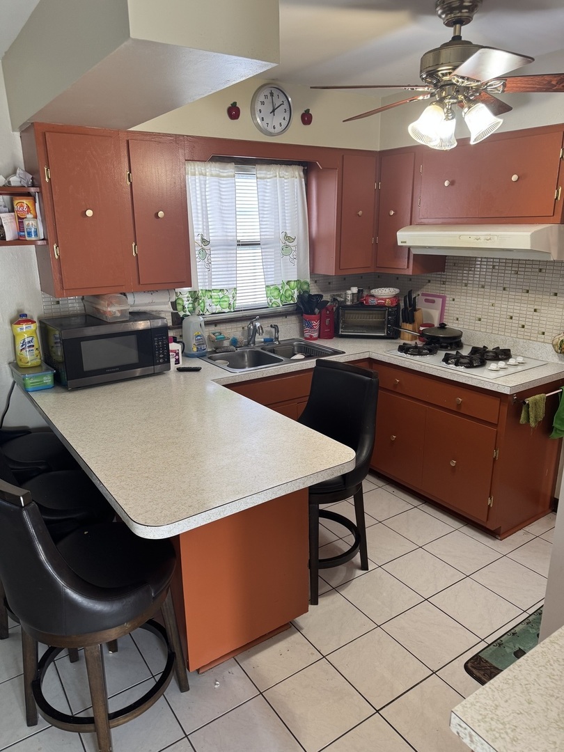 64 E 158th Place, South Holland, IL 60473