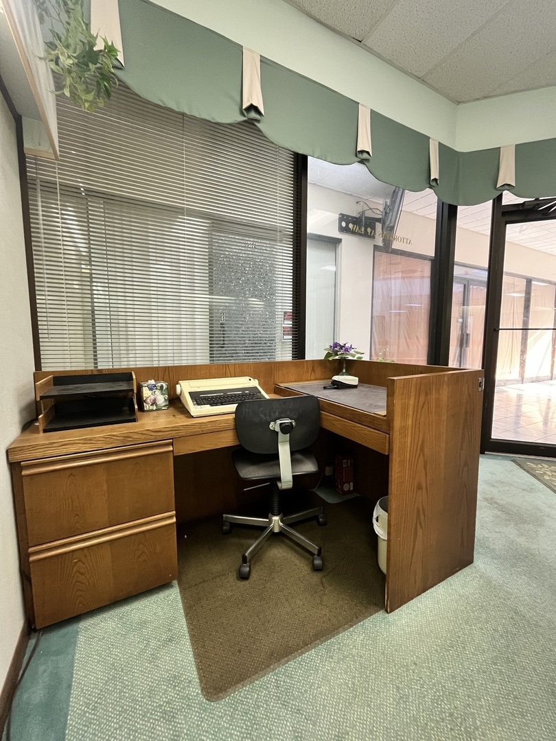 665 Pasquinelli Drive #206, Westmont, IL 60559