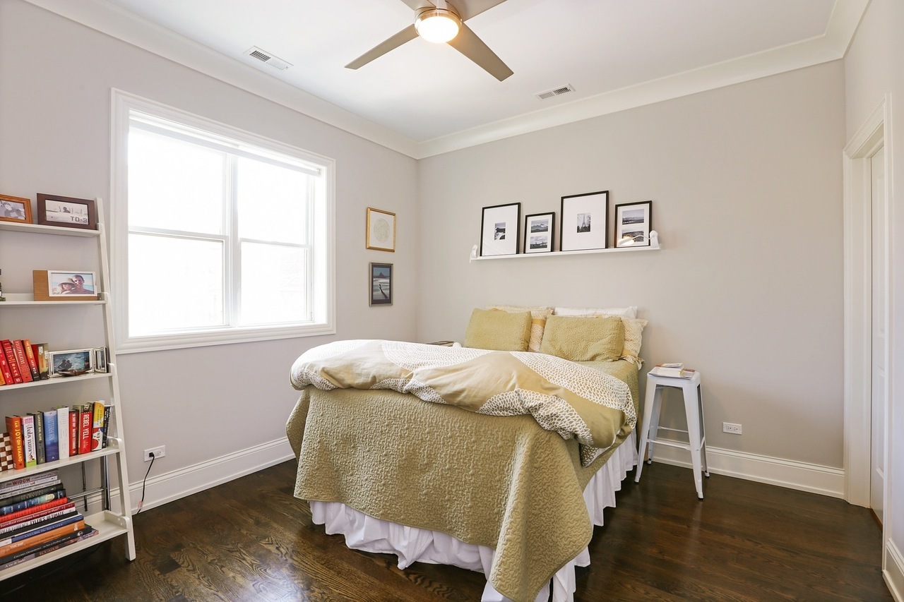 1419 W Roscoe Street #3, Chicago, IL 60657