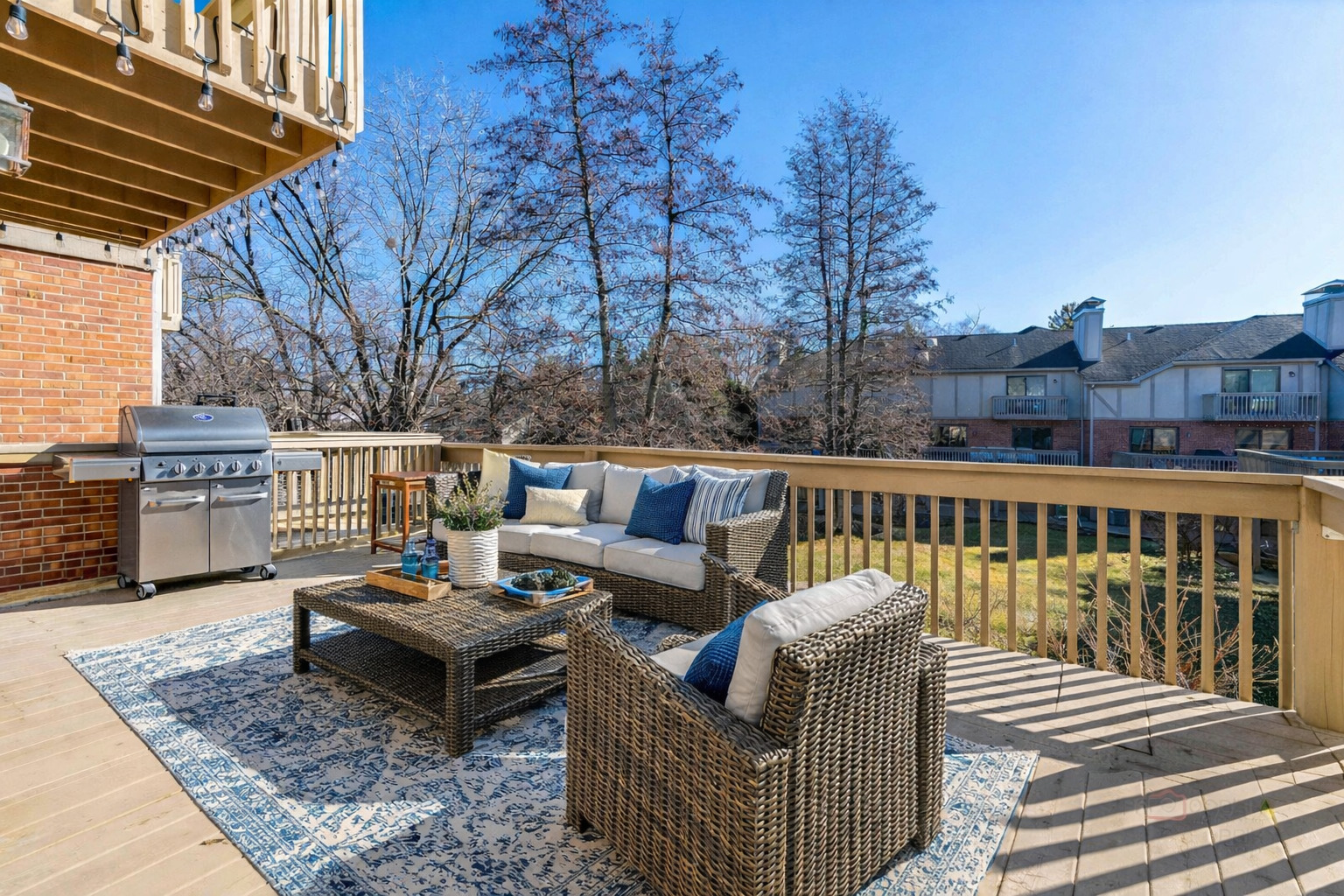 107 E Winchester Road, Libertyville, IL 60048