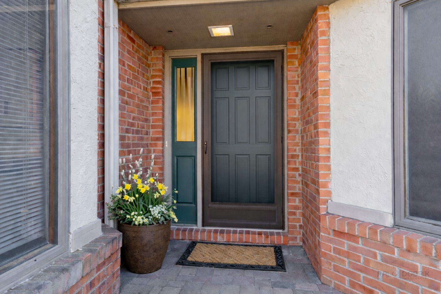 107 E Winchester Road, Libertyville, IL 60048