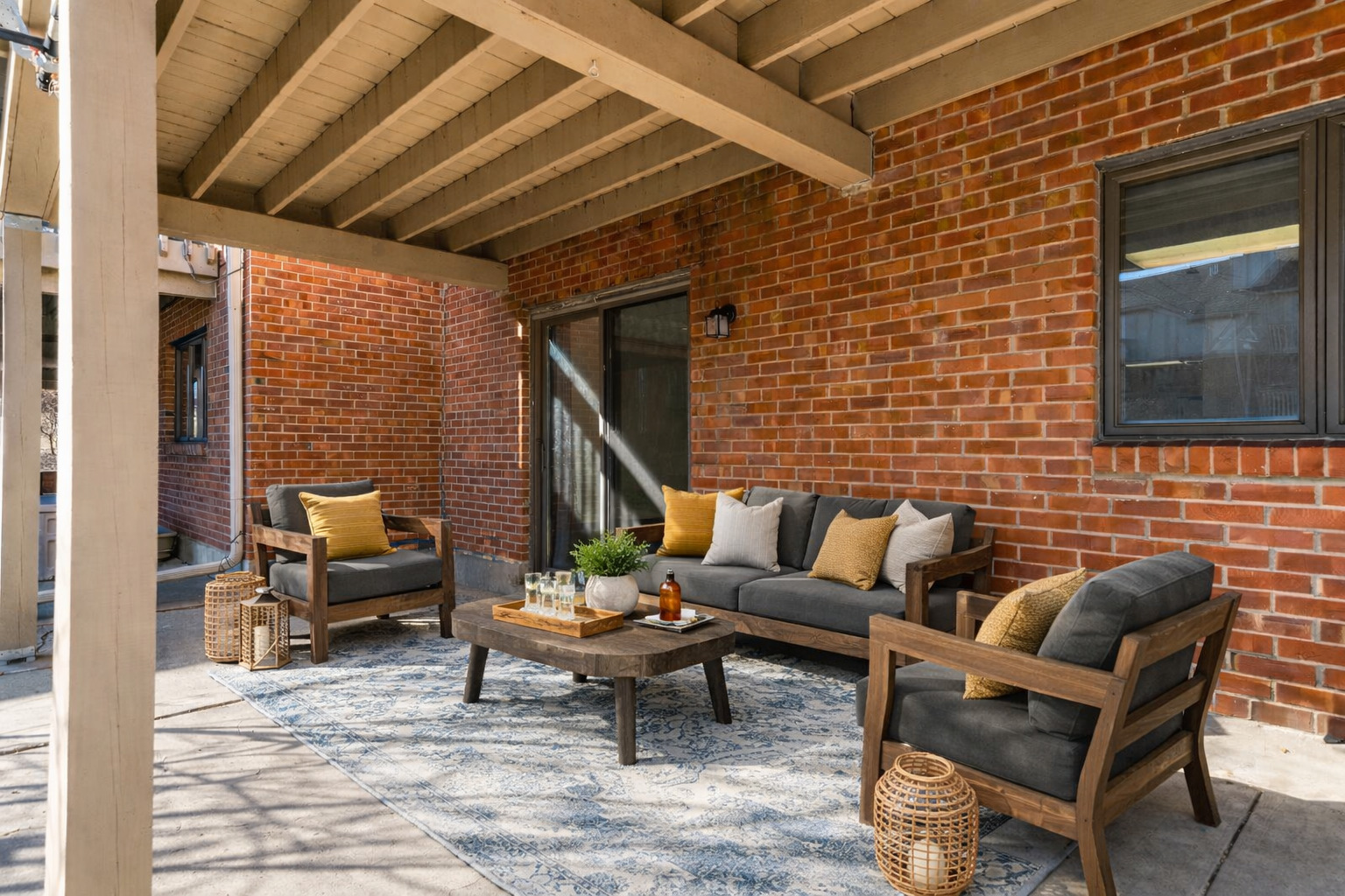 107 E Winchester Road, Libertyville, IL 60048