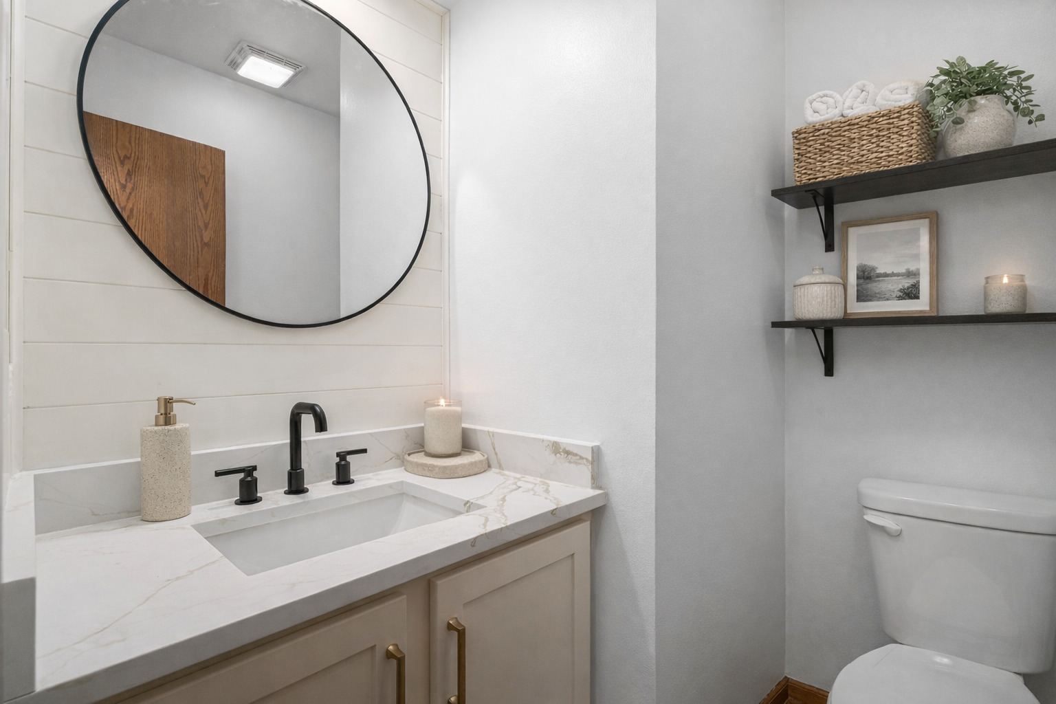 107 E Winchester Road, Libertyville, IL 60048