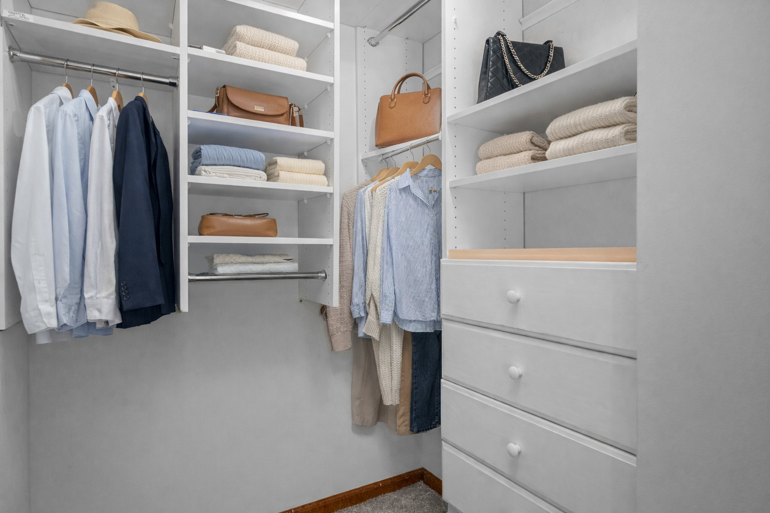 107 E Winchester Road, Libertyville, IL 60048