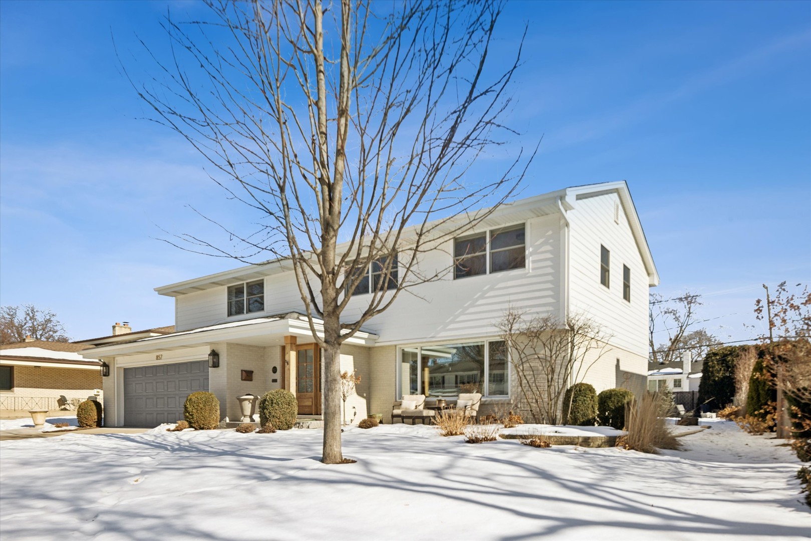 857 S Euclid Avenue, Elmhurst, IL 60126