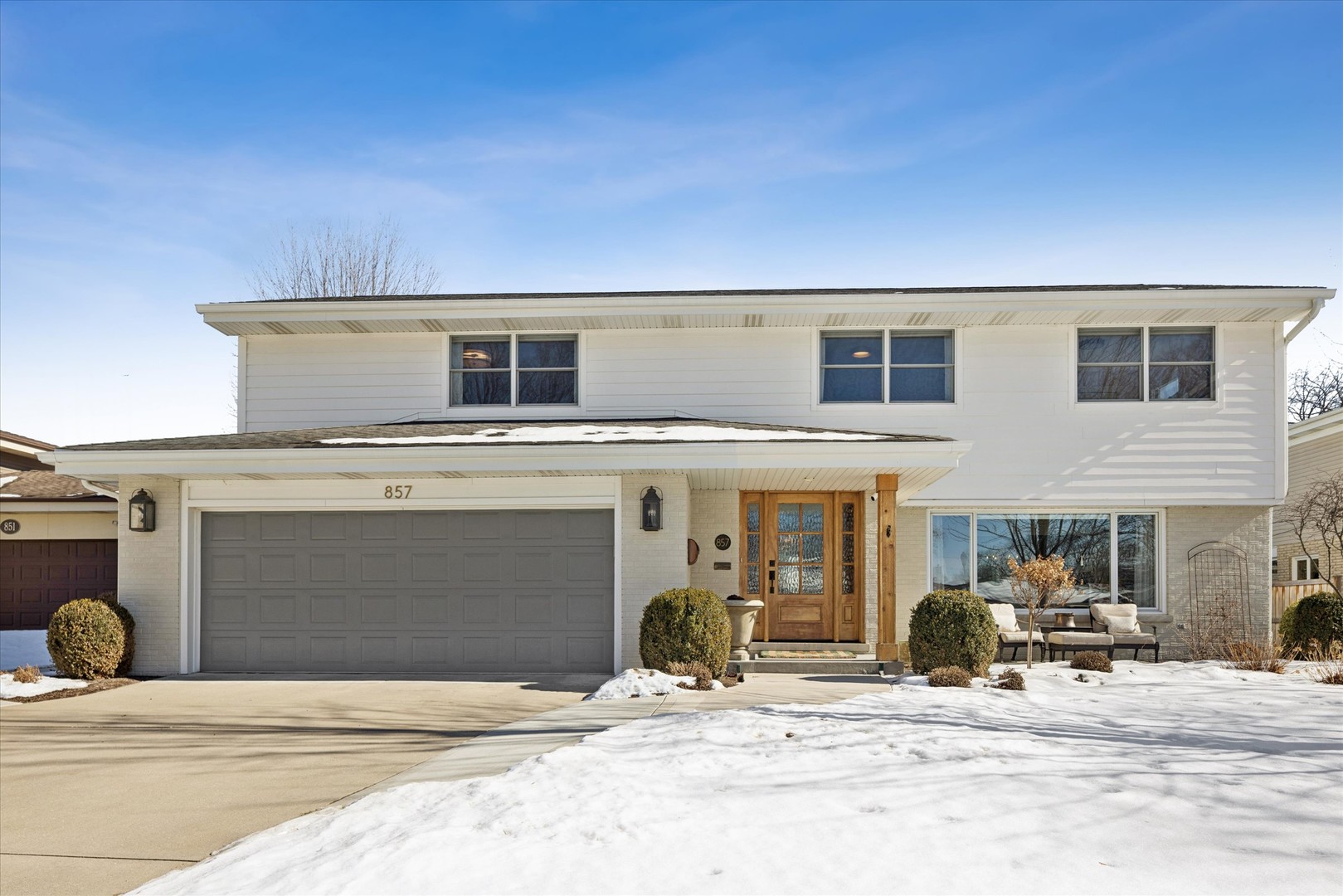 857 S Euclid Avenue, Elmhurst, IL 60126