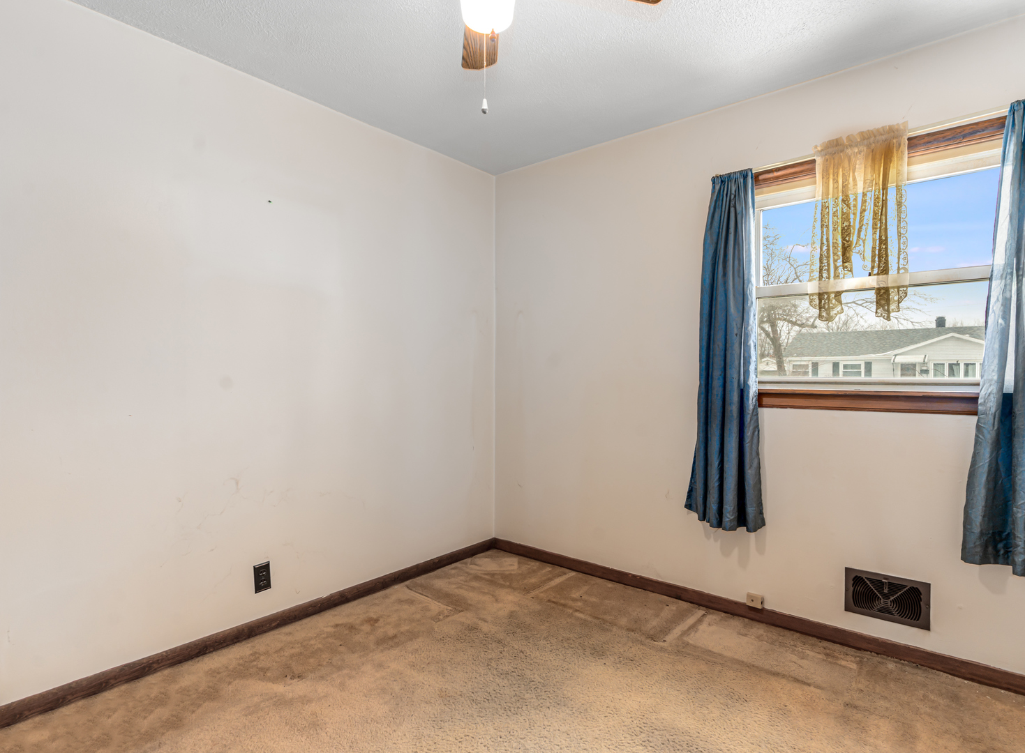 8736 S 51st Avenue, Oak Lawn, IL 60453