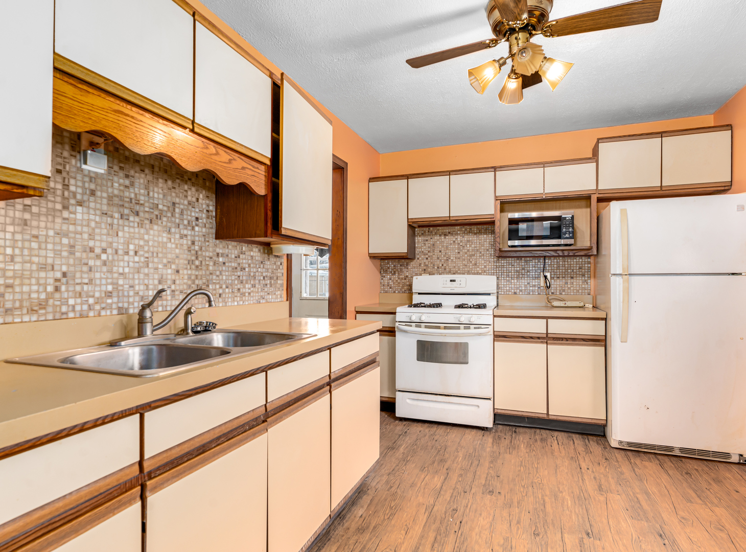 8736 S 51st Avenue, Oak Lawn, IL 60453