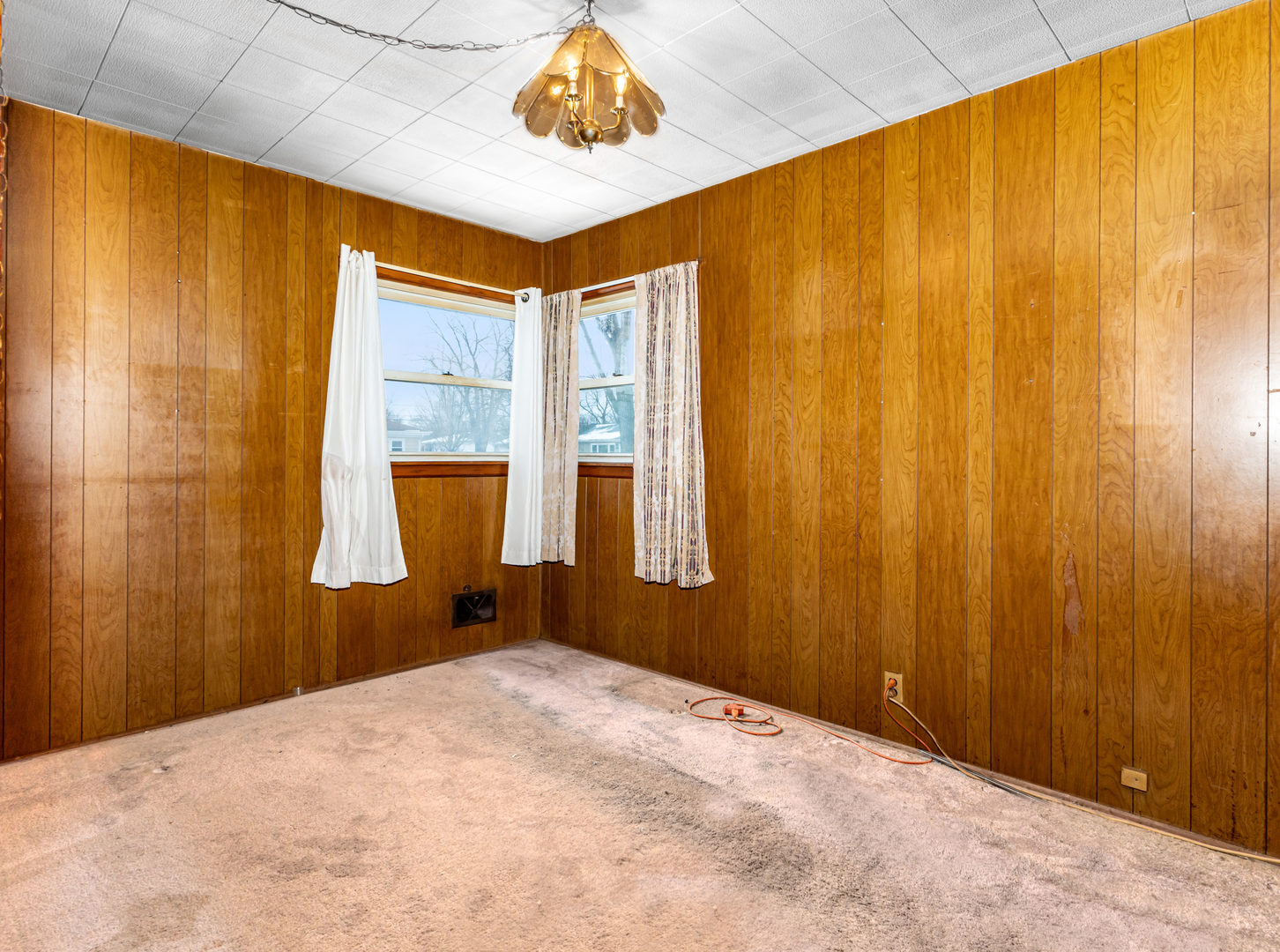 8736 S 51st Avenue, Oak Lawn, IL 60453