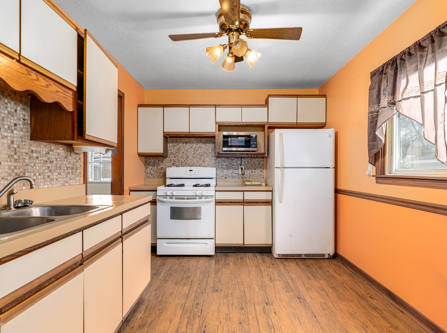 8736 S 51st Avenue, Oak Lawn, IL 60453