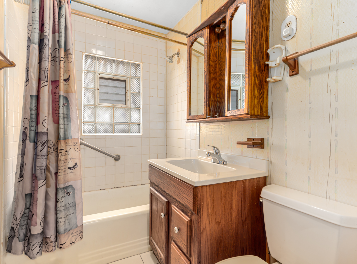 8736 S 51st Avenue, Oak Lawn, IL 60453