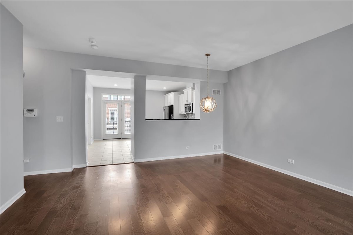 222 W Hyde Street, Arlington Heights, IL 60005