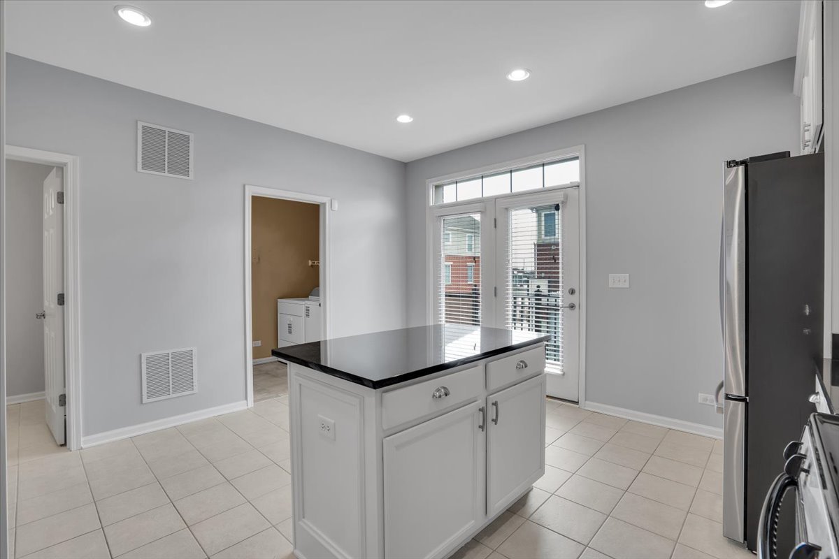 222 W Hyde Street, Arlington Heights, IL 60005