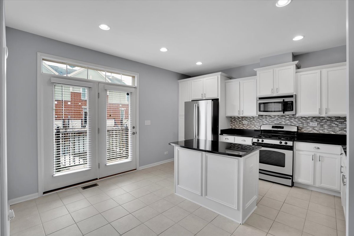 222 W Hyde Street, Arlington Heights, IL 60005