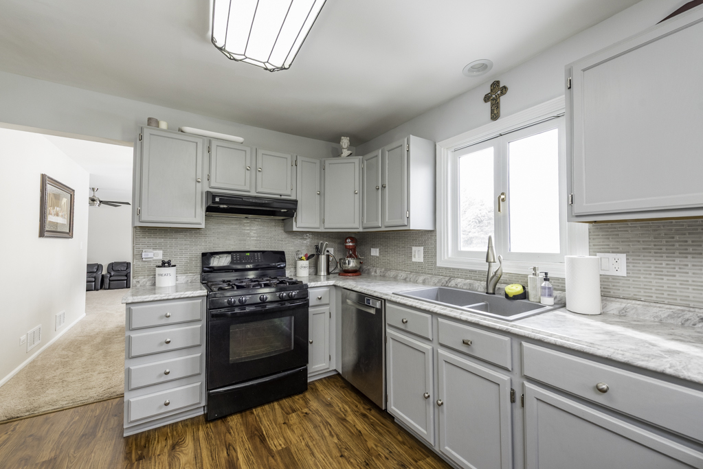 150 Old Darby Lane, Winthrop Harbor, IL 60096